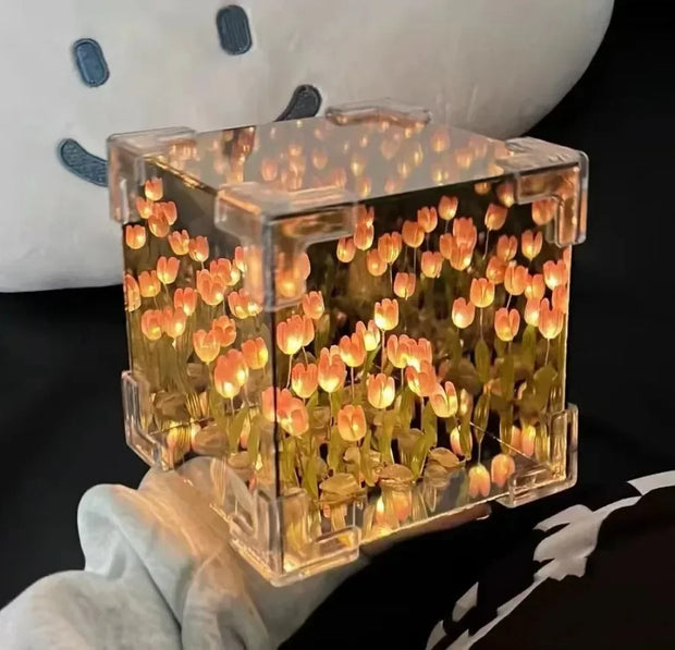 Lampe de Nuit en Cube 3D "Tulipe et Mer de Fleurs"